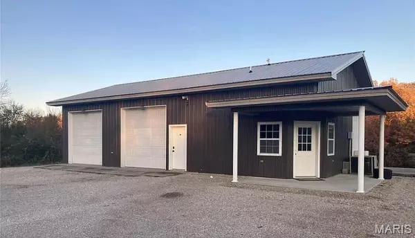 Poplar Bluff, MO 63901,148 County Road 4421