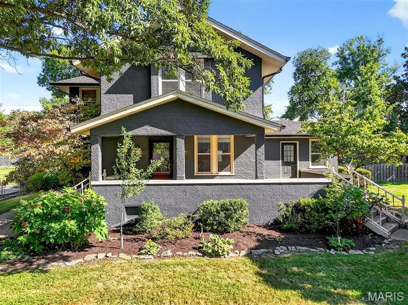 735 Oakway PL, Glendale, MO 63122