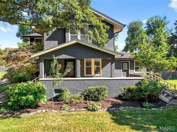 735 Oakway PL,  Glendale,  MO 63122