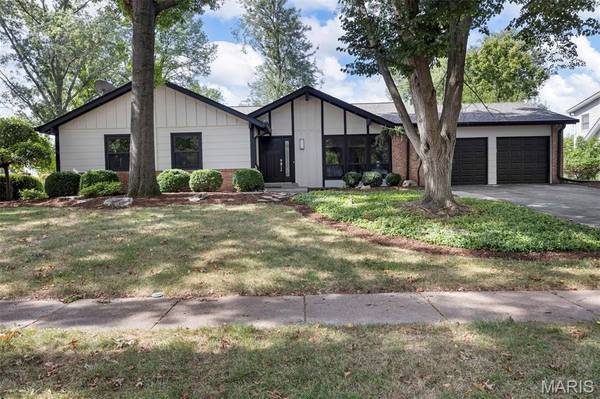 14616 Rogue River DR, Chesterfield, MO 63017