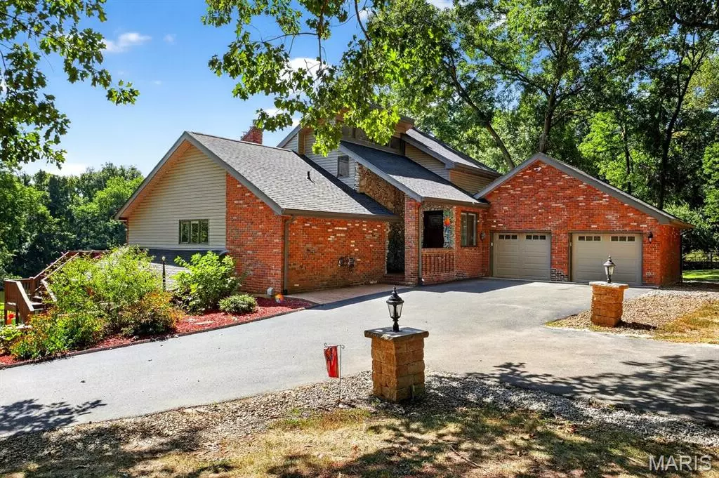 Fairview Heights, IL 62208,1519 Laketop DR