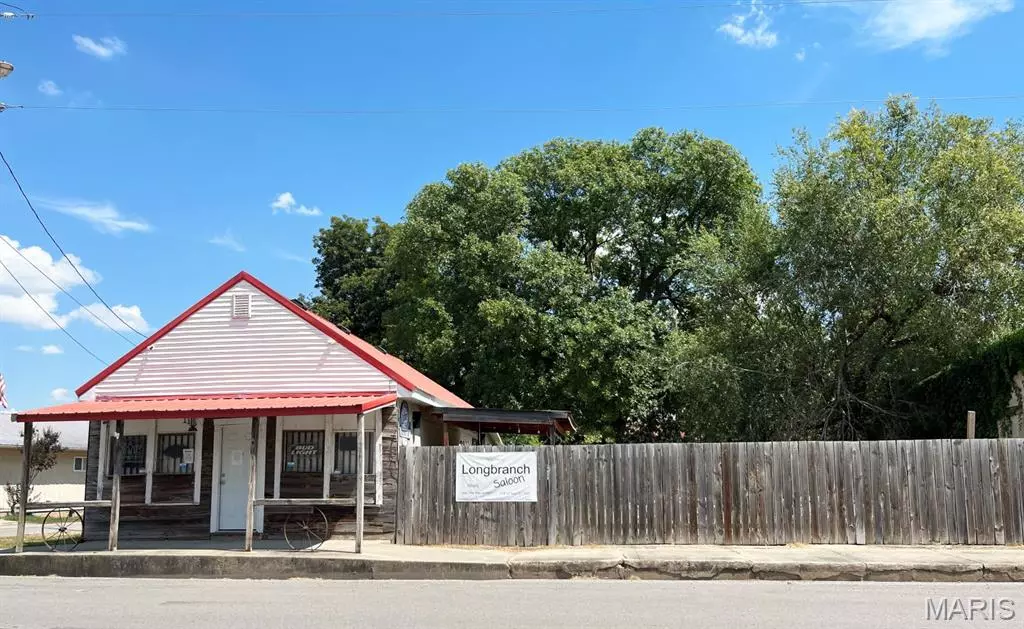 Essex, MO 63846,111 Cypress ST