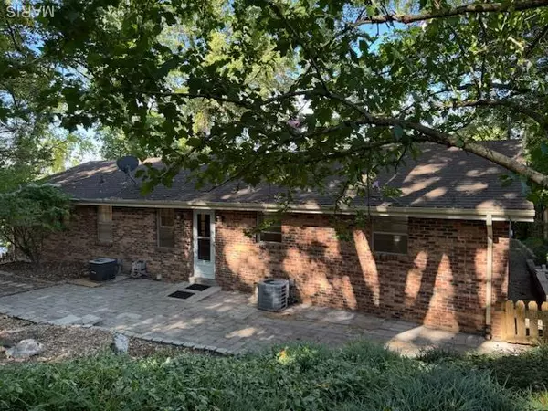 Cape Girardeau, MO 63701,812/814 N West End BLVD