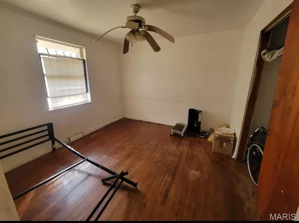 East St Louis, IL 62204,5050 Hallows AVE