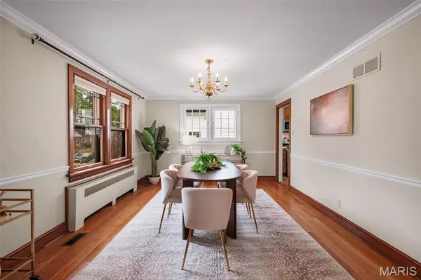 Kirkwood, MO 63122,718 Evans AVE