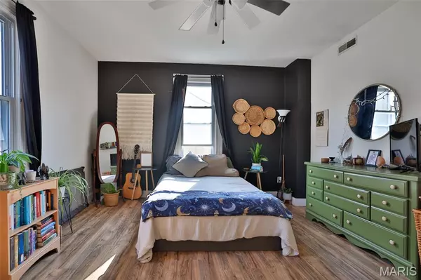 Hamel, IL 62046,212 W State ST