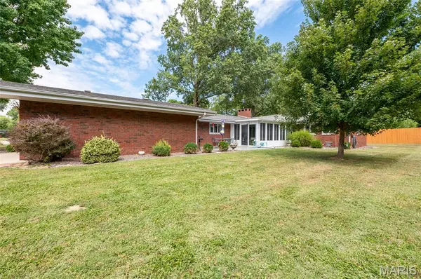 Collinsville, IL 62234,100 Dewey DR