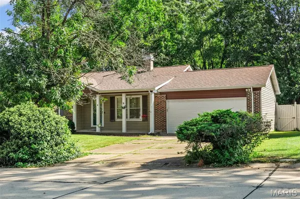 St Peters, MO 63376,5 Cedarwood CT
