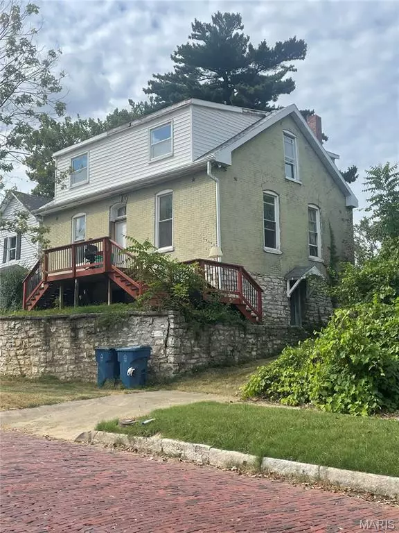 Alton, IL 62002,616 E 8th ST