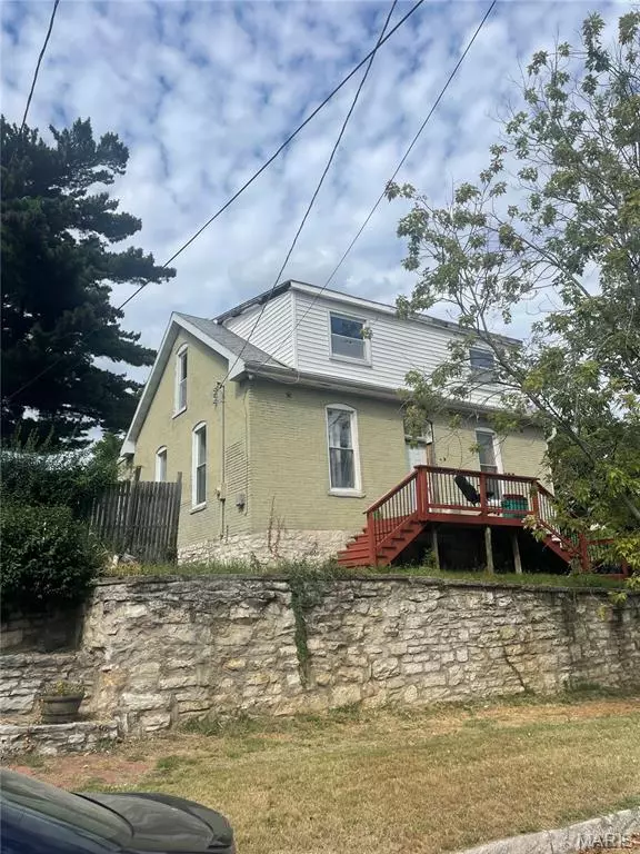 Alton, IL 62002,616 E 8th ST