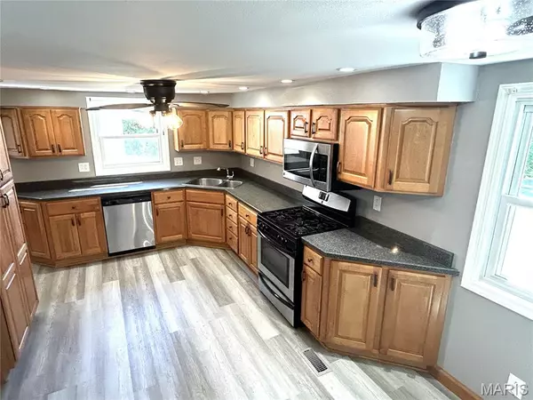 Columbia, IL 62236,1411 Frontage RD