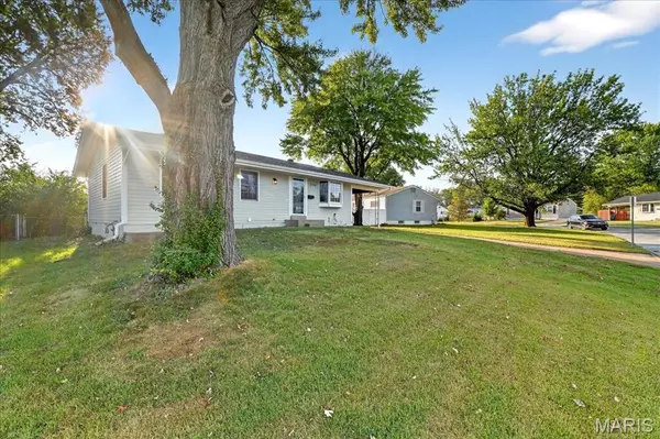 Hazelwood, MO 63042,5156 Carey LN