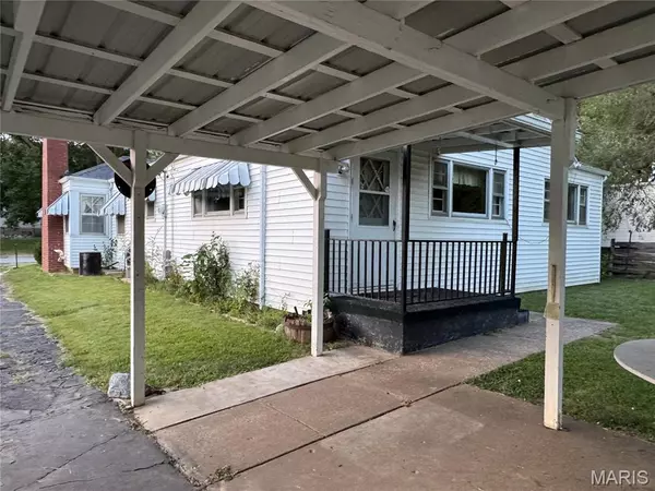 Louisiana, MO 63353,1202 S Carolina ST