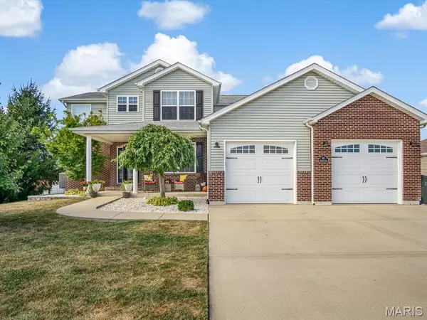 831 Sheridan LN, Waterloo, IL 62298