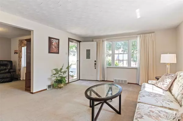 Breese, IL 62230,330 S 5th ST