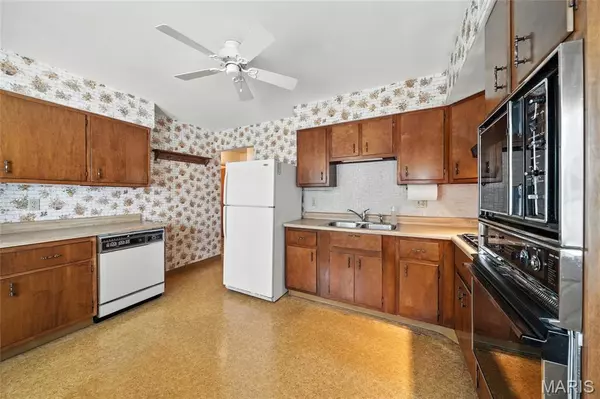 Crestwood, MO 63126,9241 Queenston DR