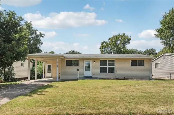 1150 Verlene DR, Florissant, MO 63031