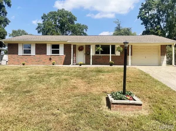 113 Churchill DR, Belleville, IL 62223