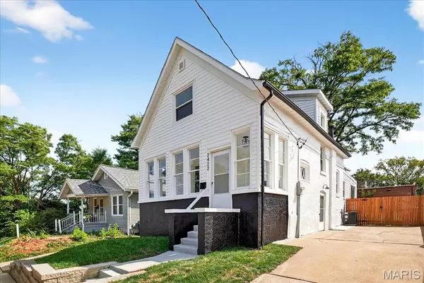 Maplewood, MO 63143,2422 Florent AVE