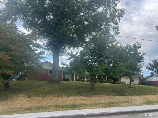 2449 Janet DR, Cape Girardeau, MO 63701