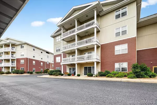 1507 S Old Highway 94 #106, St Charles, MO 63303