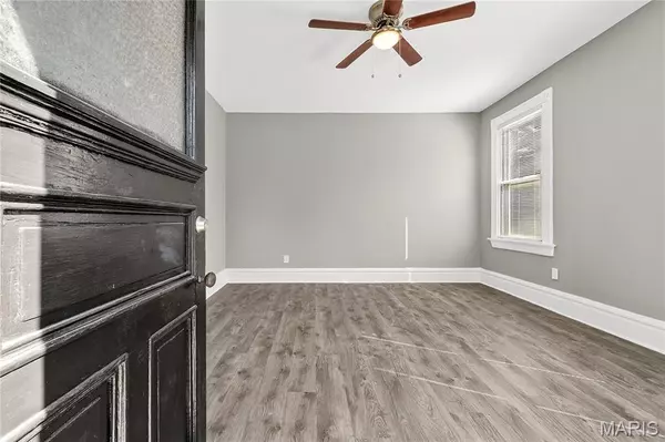 Unincorporated, MO 63125,9825 Linn AVE