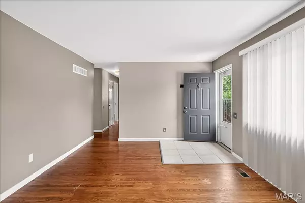 Florissant, MO 63031,1380 Thrush