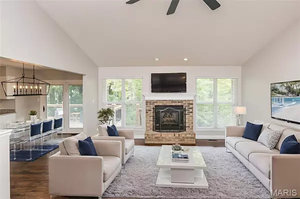 St Peters, MO 63376,1094 Treeshade DR