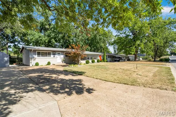 St Charles, MO 63301,2422 W Adams ST