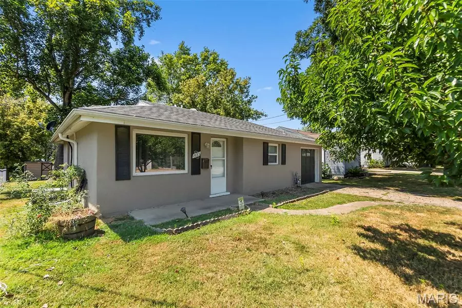 1033 Old Cape RD, Jackson, MO 63755