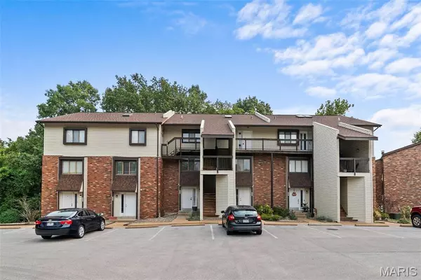 3111 Broken Oak DR #C, St Louis, MO 63129