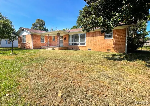 106 W Grant ST, Dexter, MO 63841