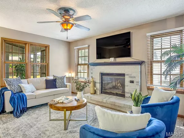 Godfrey, IL 62035,208 Loretta LN