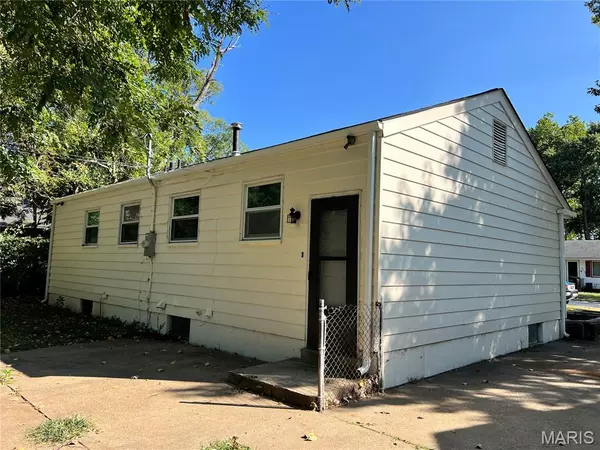 Hazelwood, MO 63042,8613 Elwyn DR
