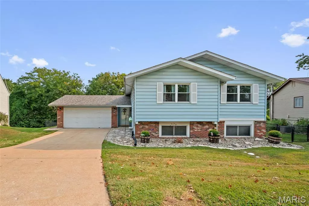 Unincorporated, MO 63129,2323 Hempline CT