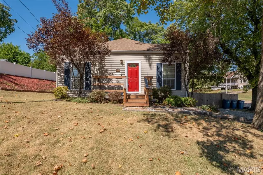 104 W Johnson ST, Collinsville, IL 62234