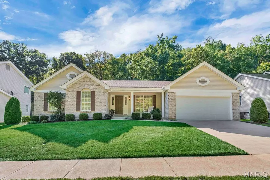 969 Kiefer Trails DR, Ballwin, MO 63021