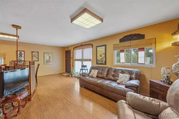 St Louis, MO 63125,2245 Pecan DR