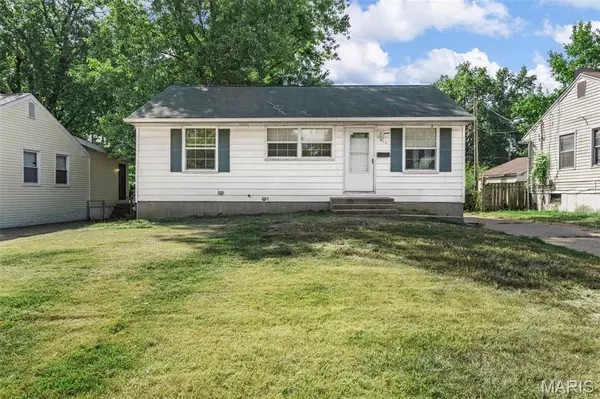 416 Midlothian RD, St Louis, MO 63137