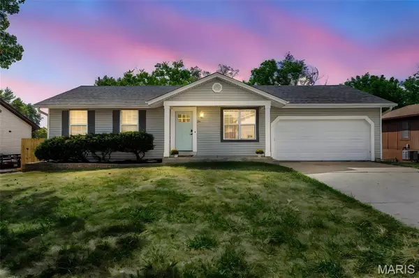 16 Fort Zumwalt DR, O'fallon, MO 63366