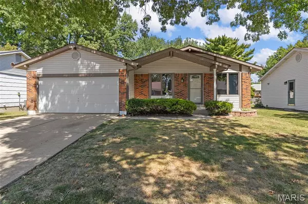 1915 Riverwood Trails DR, Florissant, MO 63031
