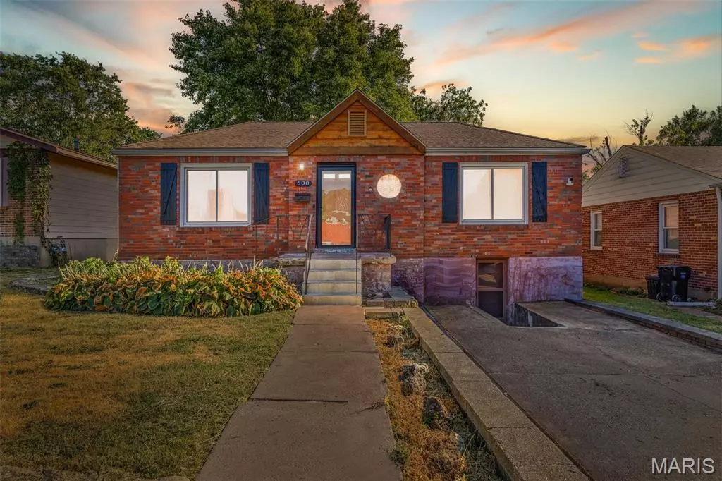 St Louis, MO 63125,600 Ellwine DR
