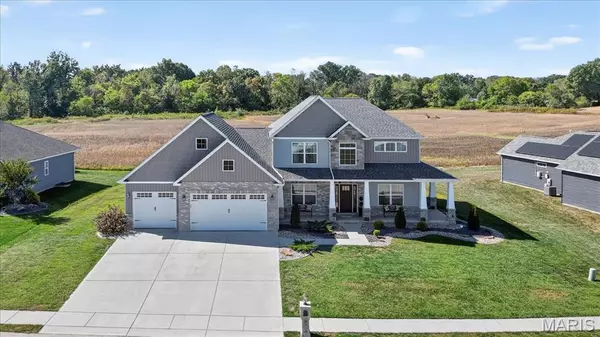 8924 ROCK CREEK DR, St Jacob, IL 62281
