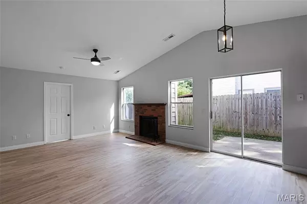 O'fallon, MO 63366,555 Knob Hill DR
