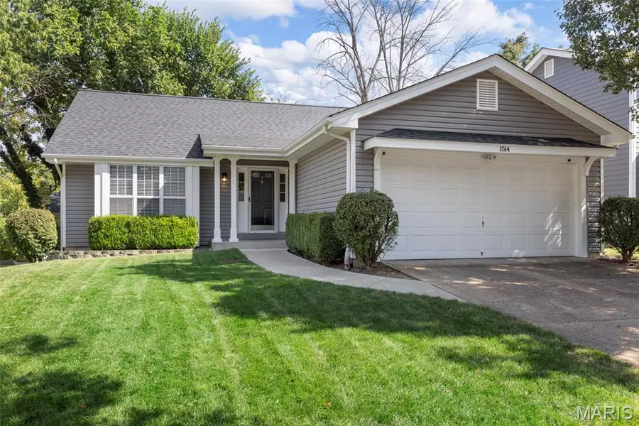 1514 Greenfield Crossing CT, Ballwin, MO 63021