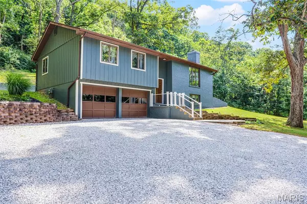 Grafton, IL 62037,401 N Springfield St