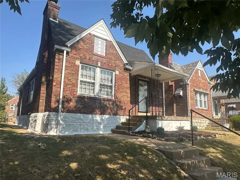 5019 Alexander ST, St Louis, MO 63116