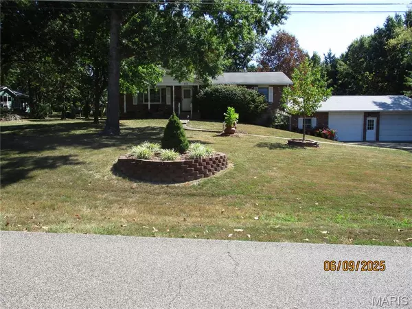 615 N Park AVE, Cuba, MO 65453