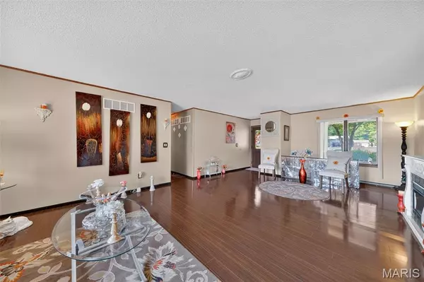 Florissant, MO 63034,15520 97th AVE