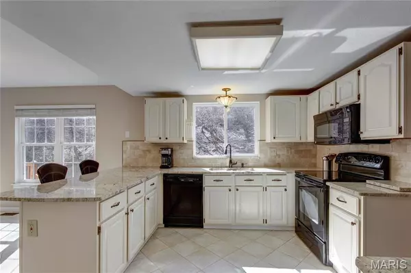 Ballwin, MO 63021,564 Woodlyn XING